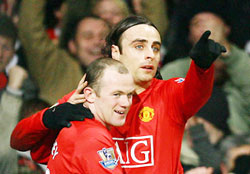 Rooney và Berbatov trở lại khiến hàng công M.U mạnh mẽ